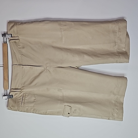 Izod size 16 cream athletic stretch shorts - Picture 1 of 8